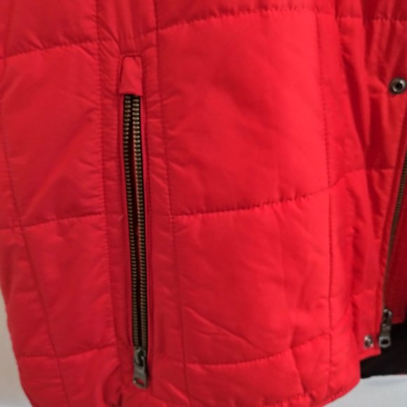 Banana Republic Water-Resistant Quilted Vest - Picture 6 of 6